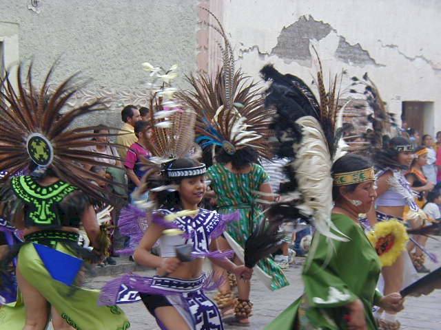 Danzantes / dancers